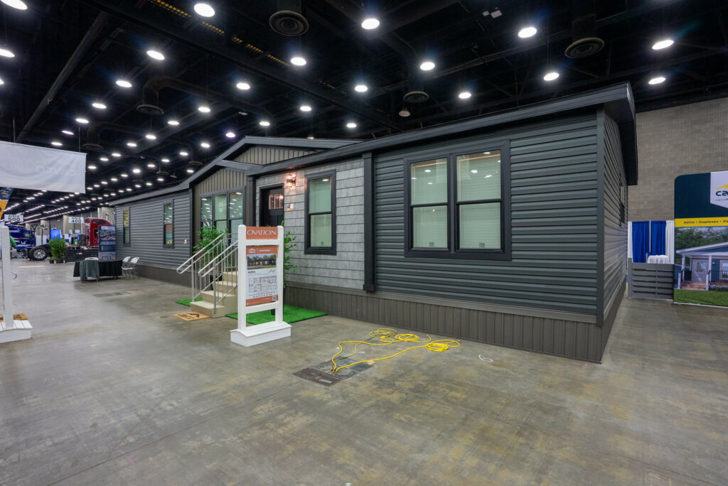 Aura 28644A Exterior