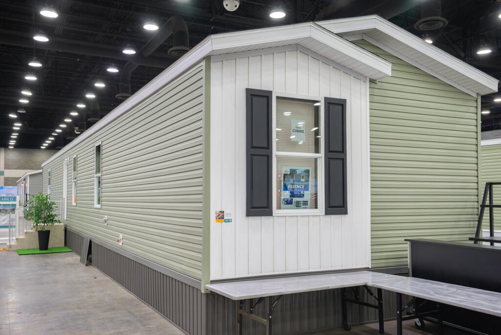 Rainier 16763A Exterior