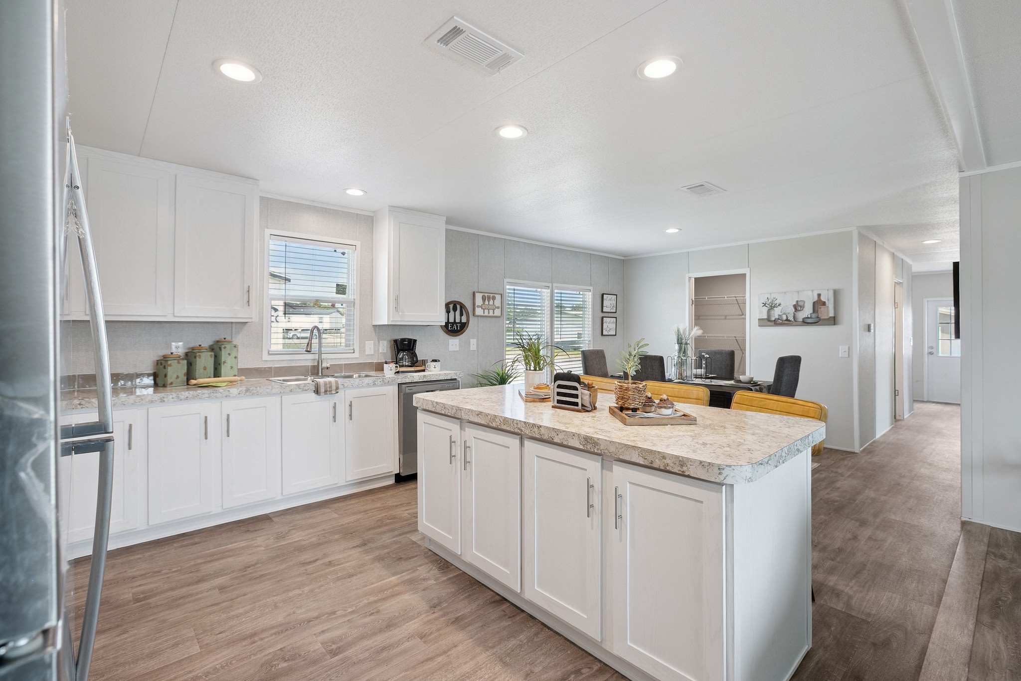 ValuHomes Limited 28563P actual photo 11