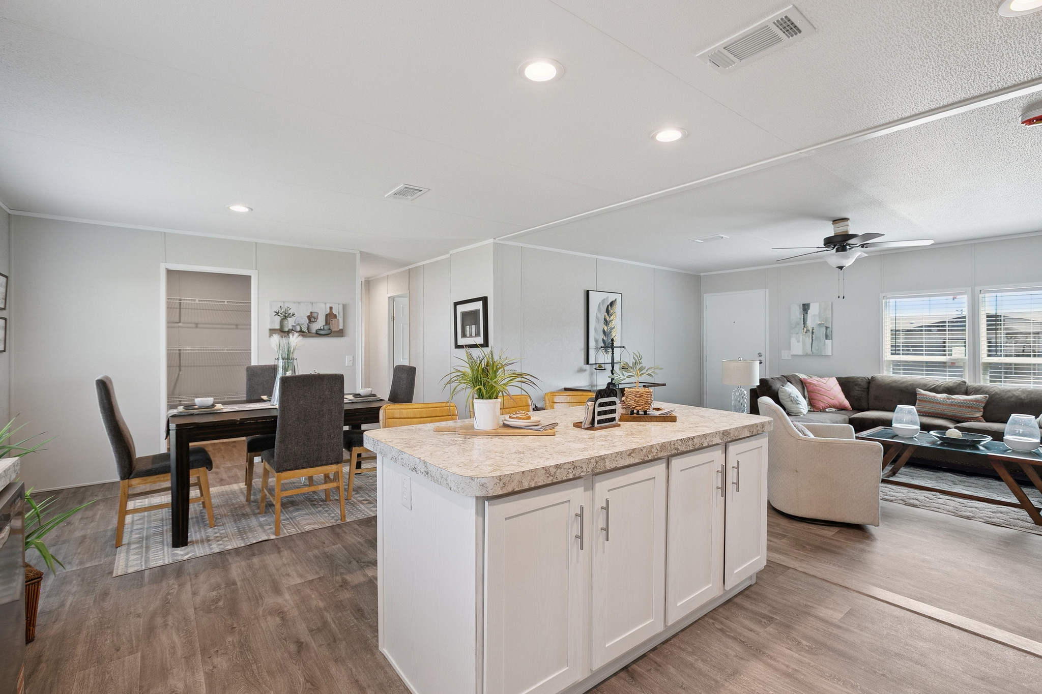 ValuHomes Limited 28563P actual photo 12
