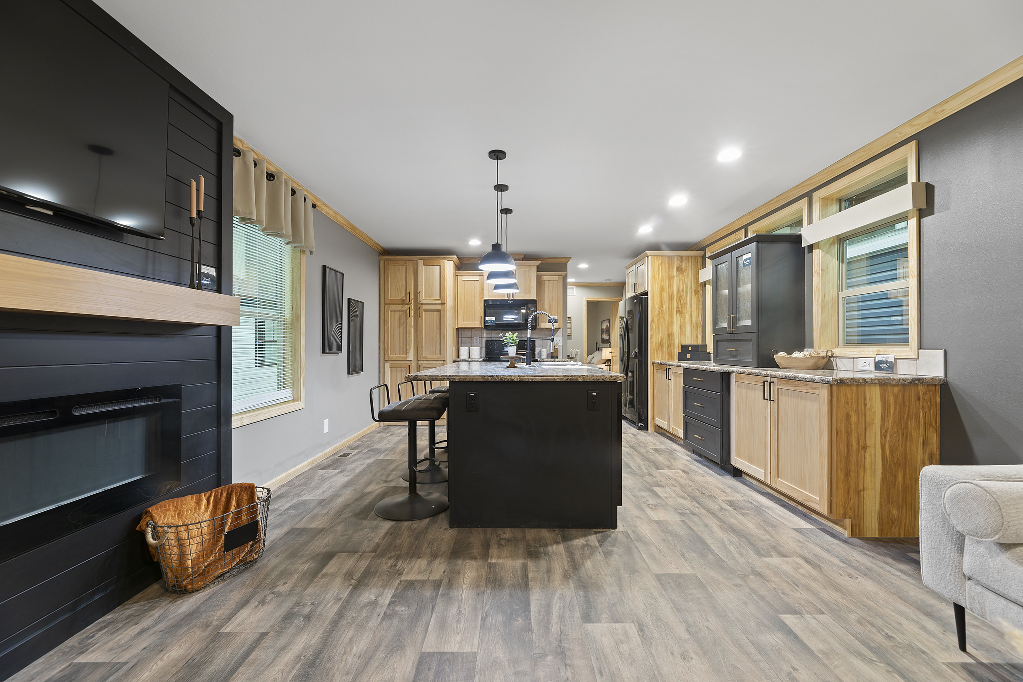 Westlake Sapphire actual photo 11
