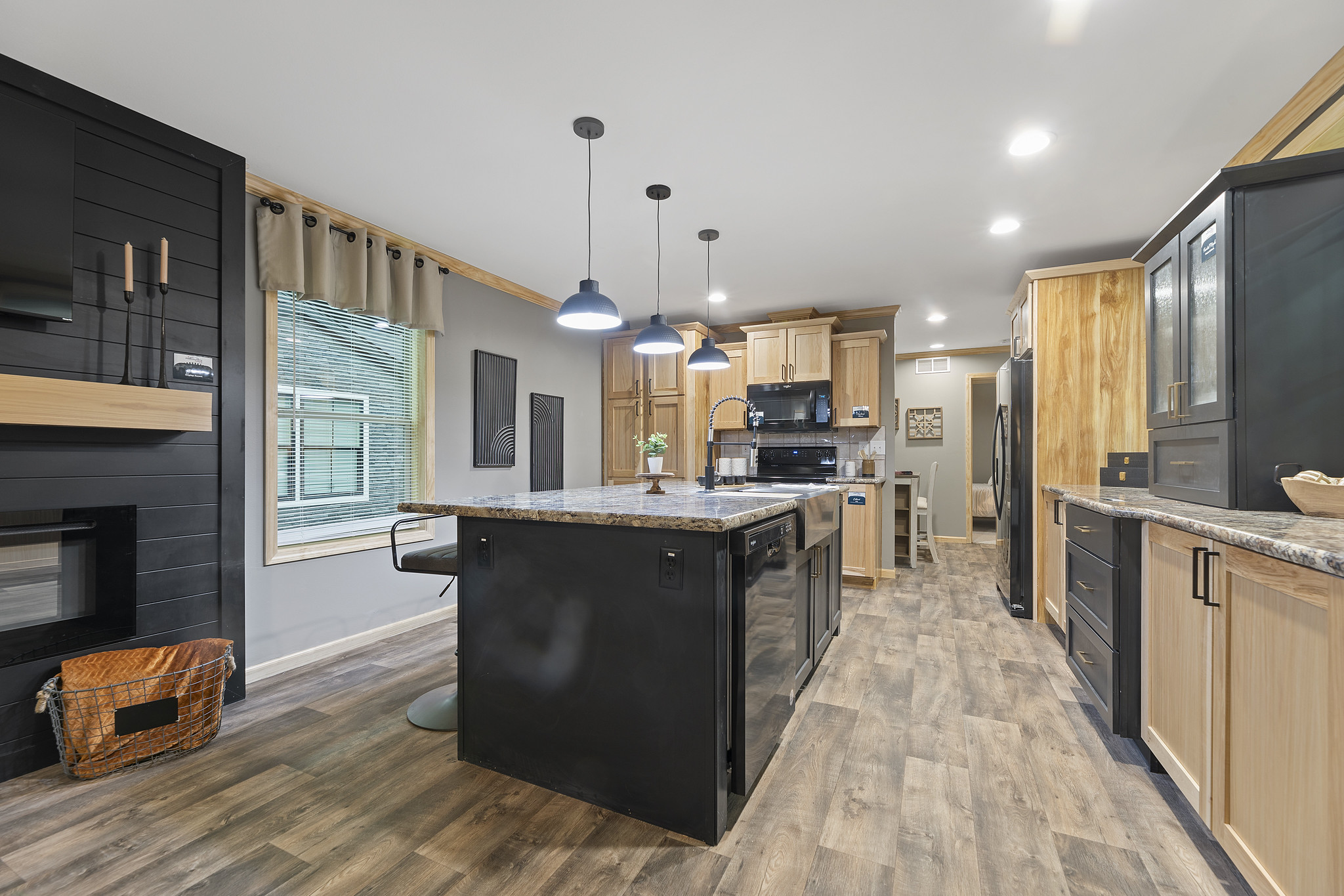 Westlake Sapphire actual photo 12