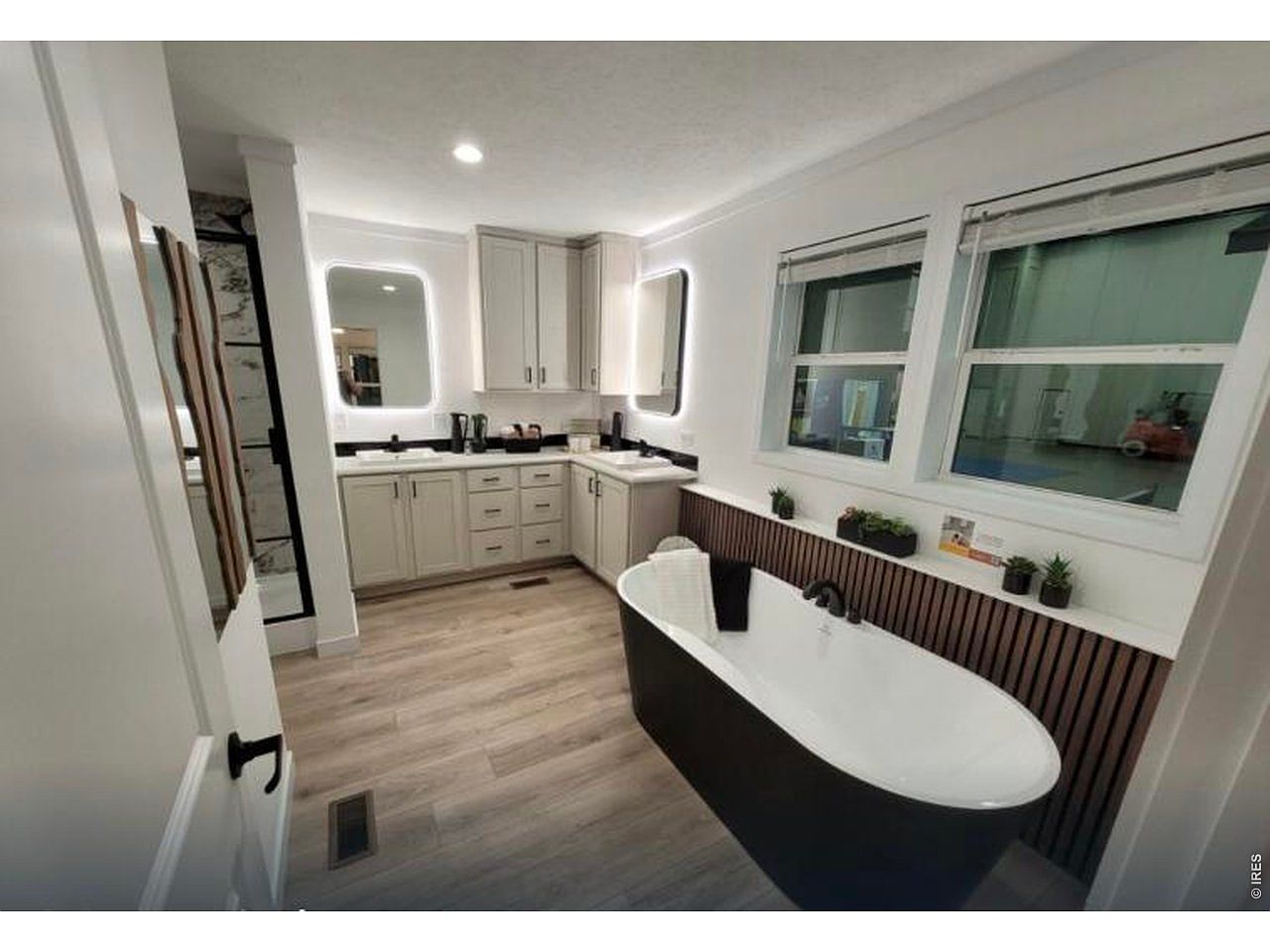 0 CR 98 actual property photo 5